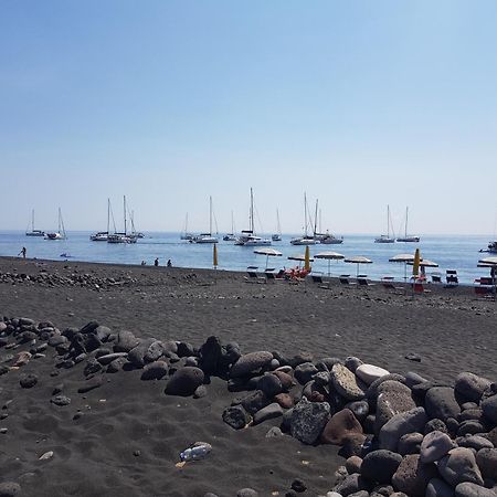 Stromboli Central Family Apartment - 3 Double Rooms Экстерьер фото