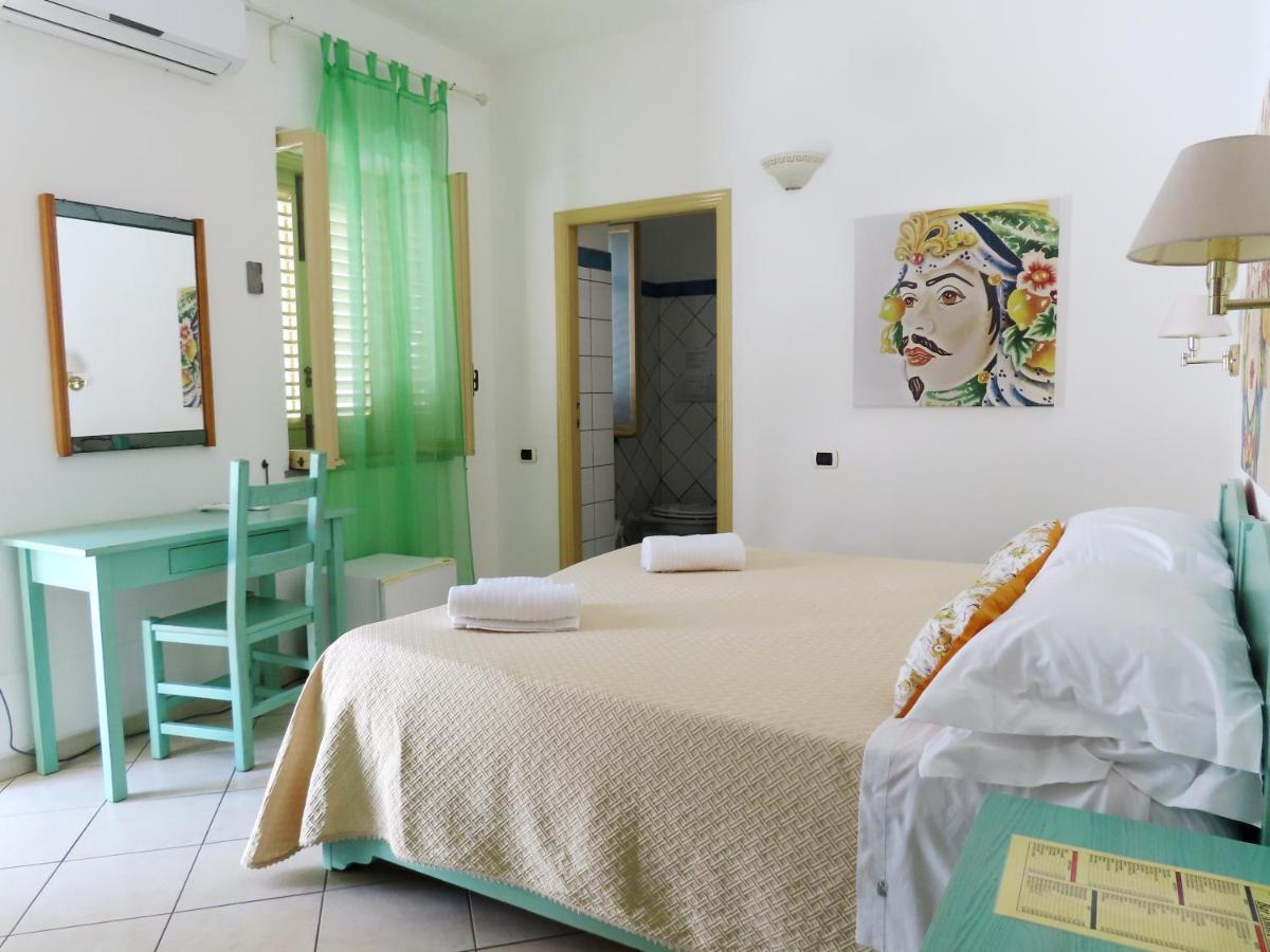 Stromboli Central Family Apartment - 3 Double Rooms Экстерьер фото