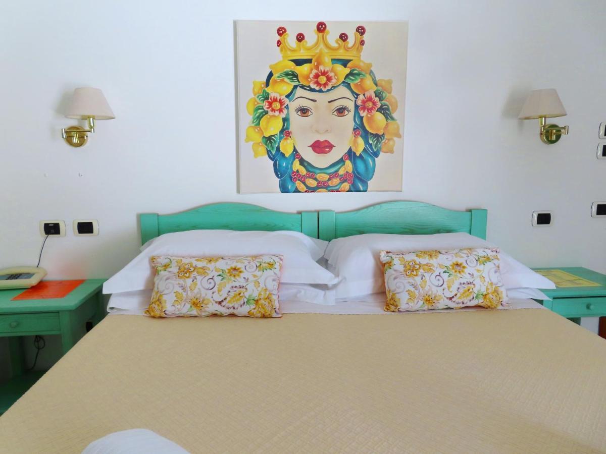 Stromboli Central Family Apartment - 3 Double Rooms Экстерьер фото