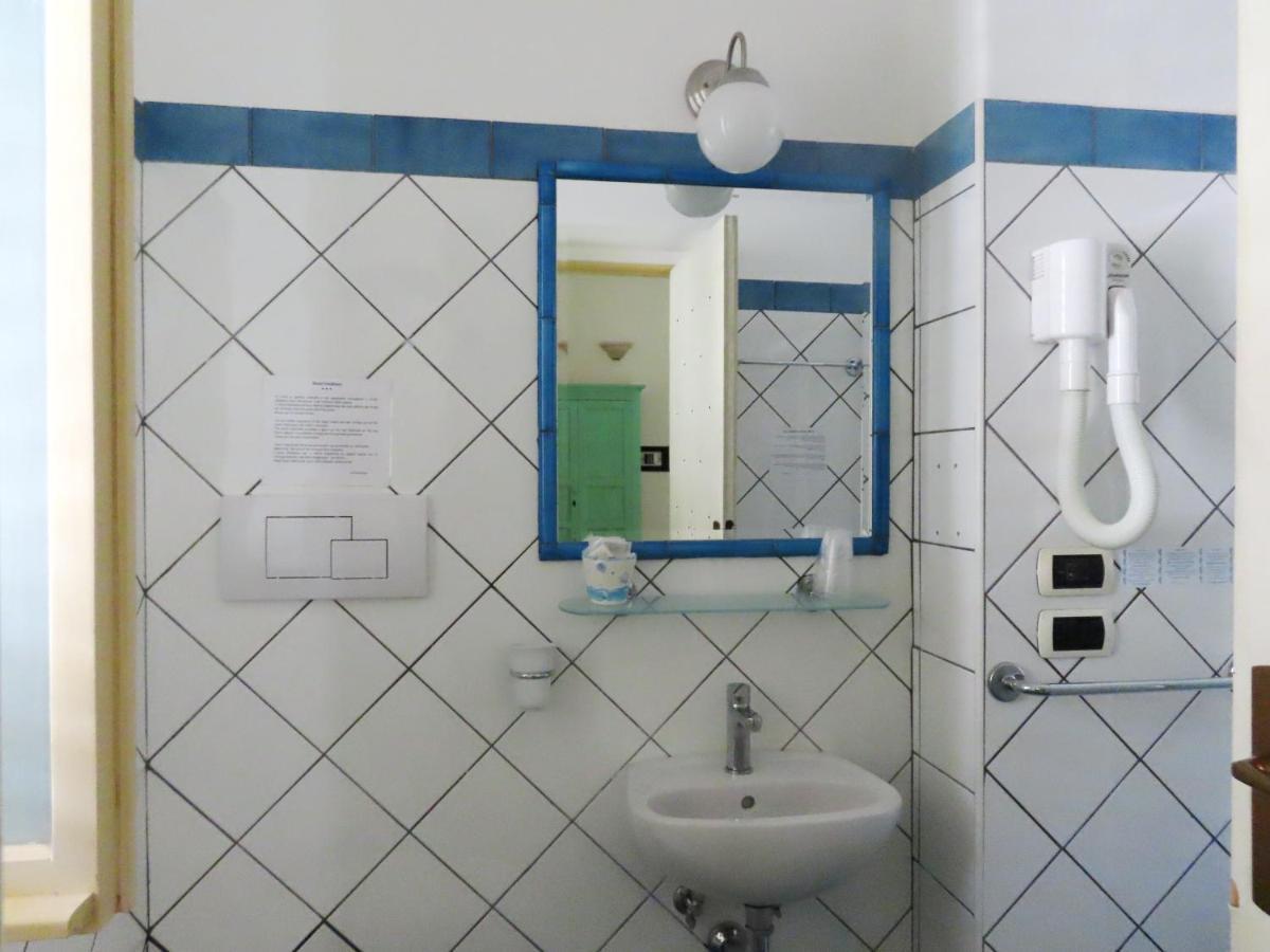 Stromboli Central Family Apartment - 3 Double Rooms Экстерьер фото