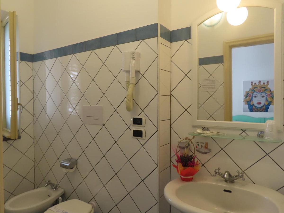 Stromboli Central Family Apartment - 3 Double Rooms Экстерьер фото