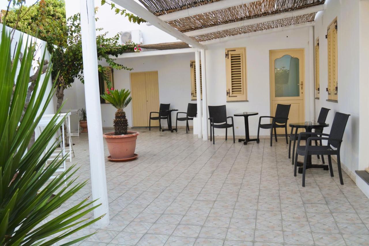 Stromboli Central Family Apartment - 3 Double Rooms Экстерьер фото
