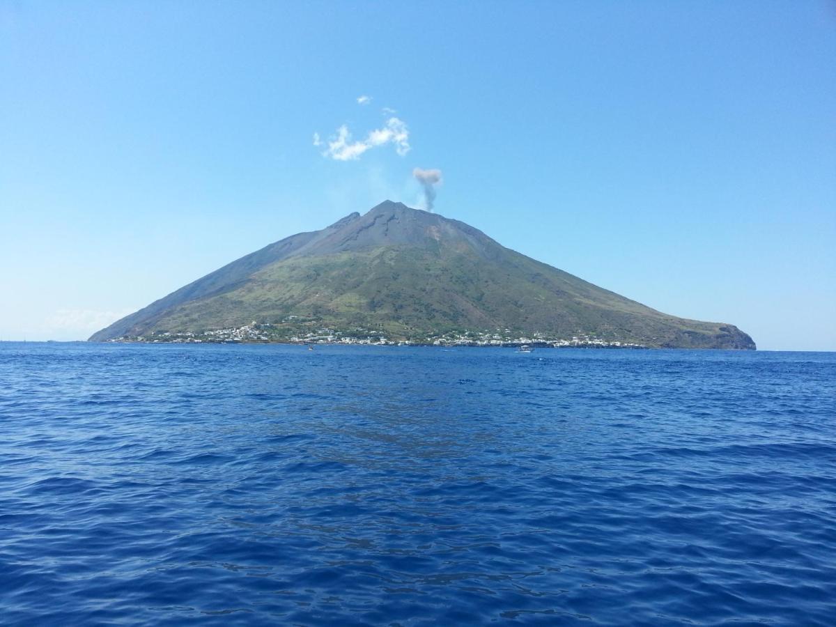 Stromboli Central Family Apartment - 3 Double Rooms Экстерьер фото