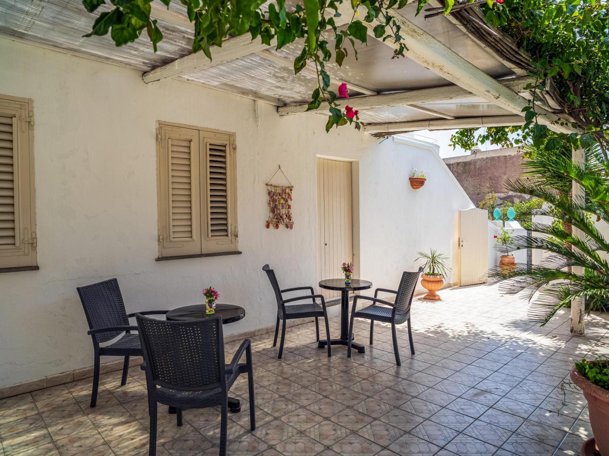 Stromboli Central Family Apartment - 3 Double Rooms Экстерьер фото
